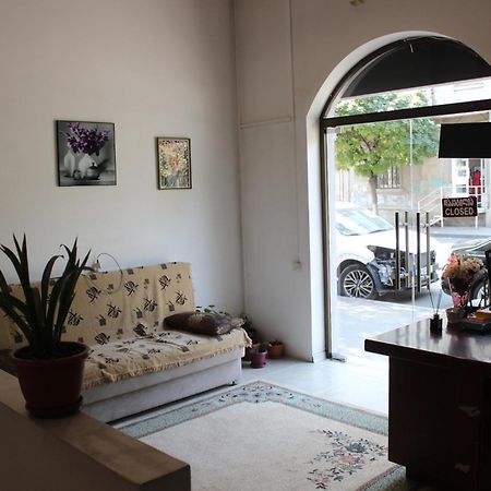 טביליסי Hostel Near The Square מראה חיצוני תמונה