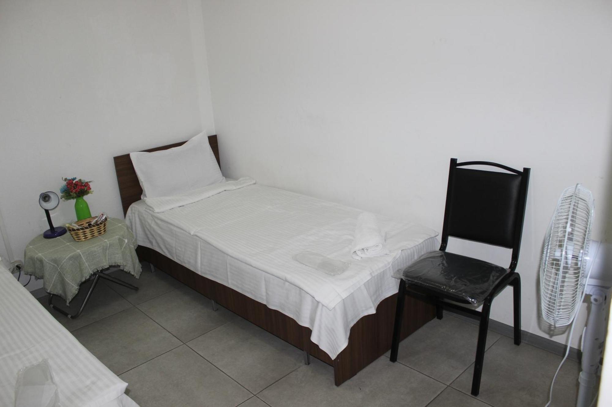 טביליסי Hostel Near The Square מראה חיצוני תמונה