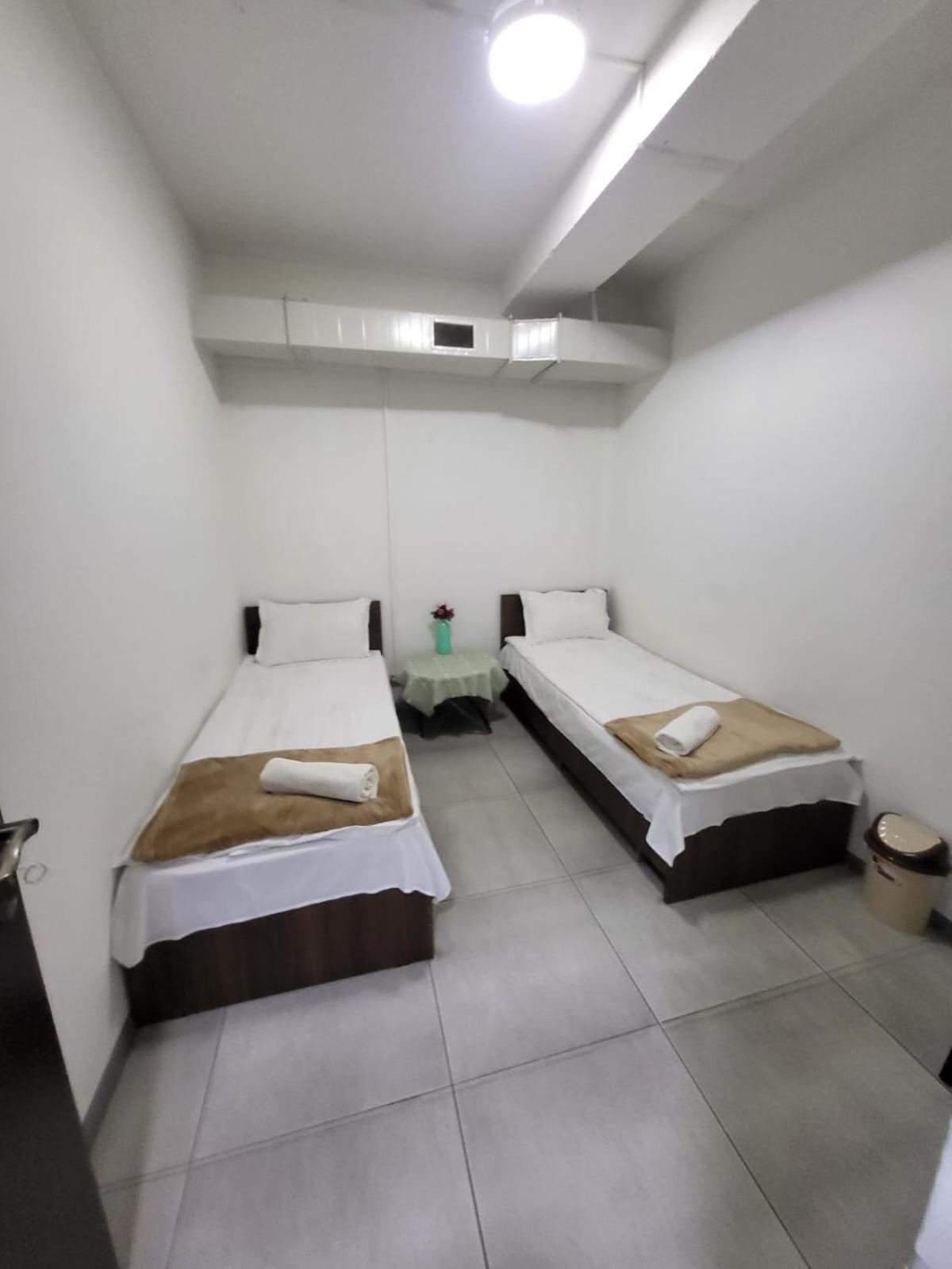 טביליסי Hostel Near The Square מראה חיצוני תמונה